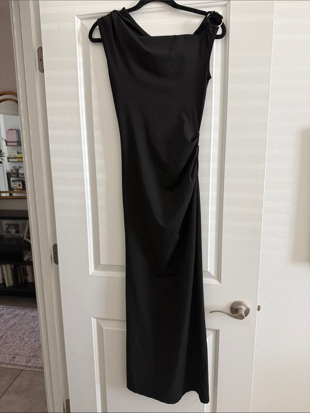 Elegant Black One-Shoulder Evening Dress